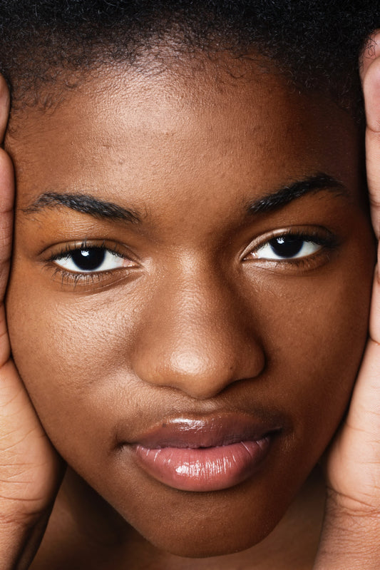 Fade Stubborn Spots Naturally with Pomyel Dark Spot Serum